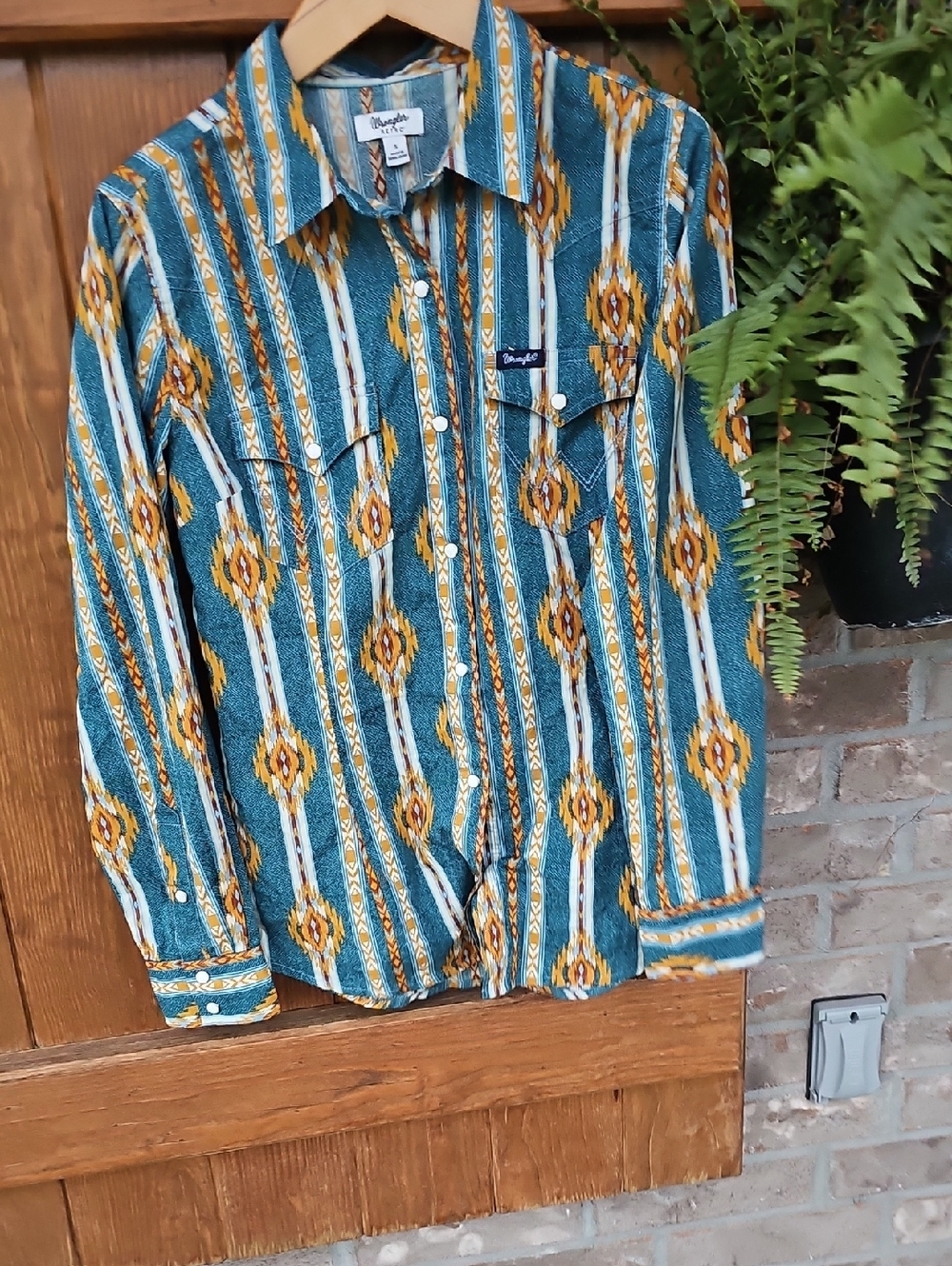 Wrangler Retro Snap Down Shirt.